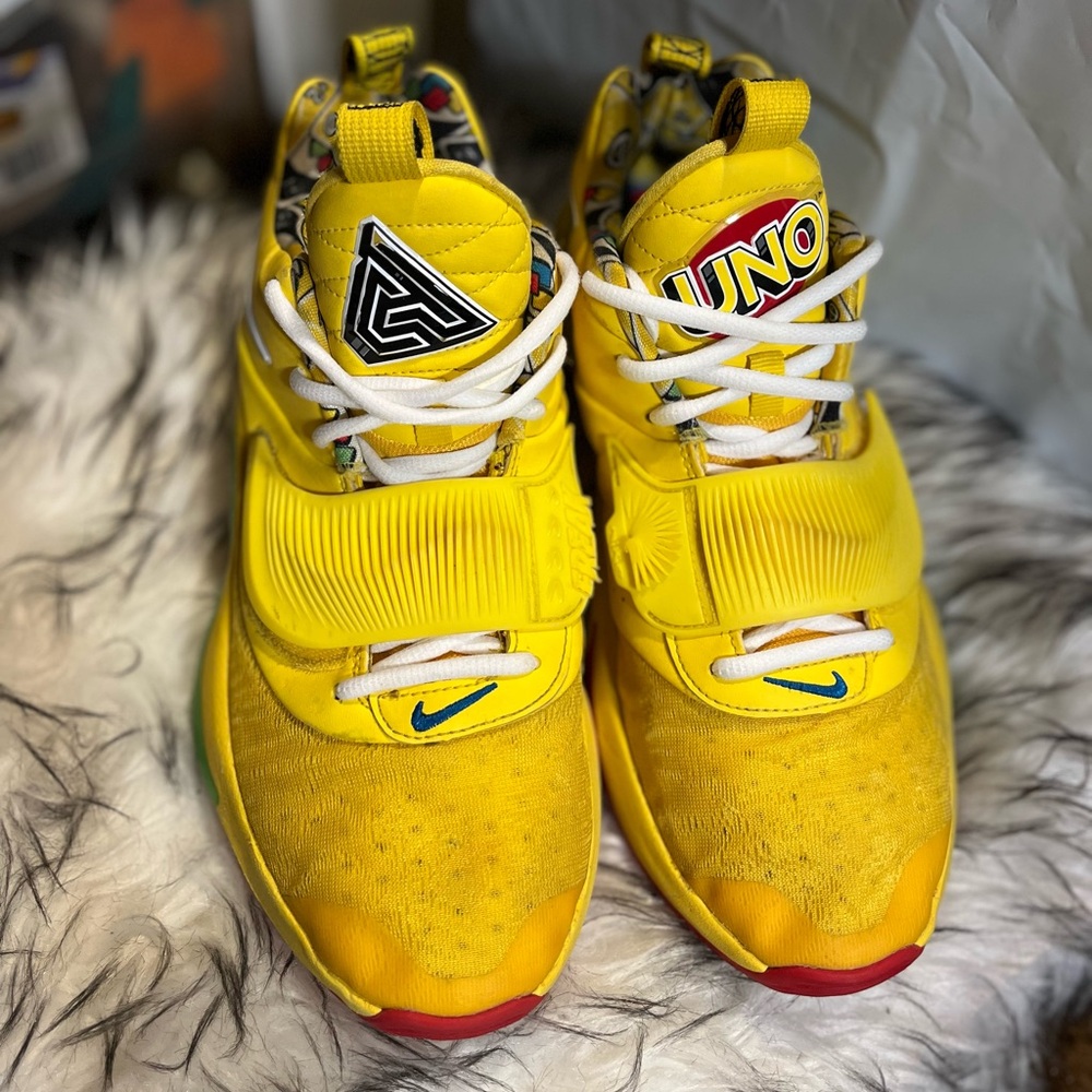 Nike UNO Sneakers